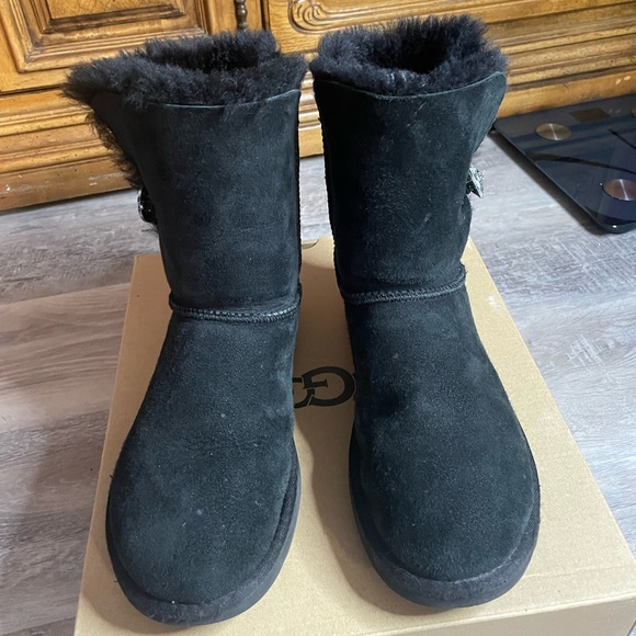 UGG Bailey swarovski button boots - Picture 5 of 15